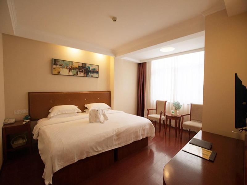 Greentree Inn Hainan Haikou East Train Station East Fengxiang Road Business Hotel מראה חיצוני תמונה