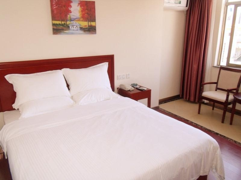 Greentree Inn Hainan Haikou East Train Station East Fengxiang Road Business Hotel מראה חיצוני תמונה